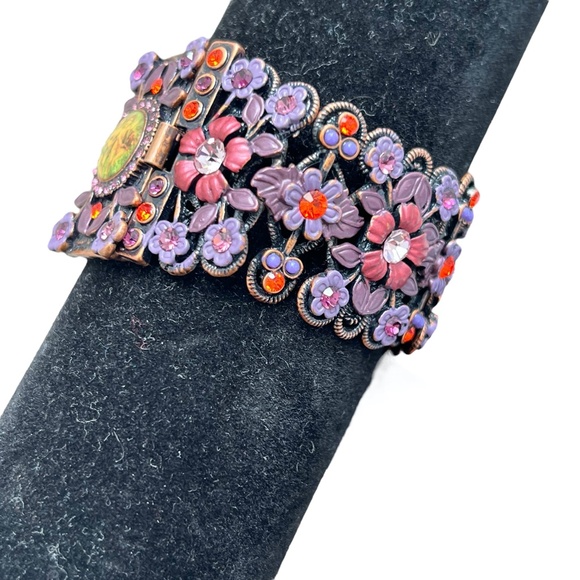 MX PURPLE AND PINK FLORAL BRACELET W CHERUB CLASP - Picture 14 of 16